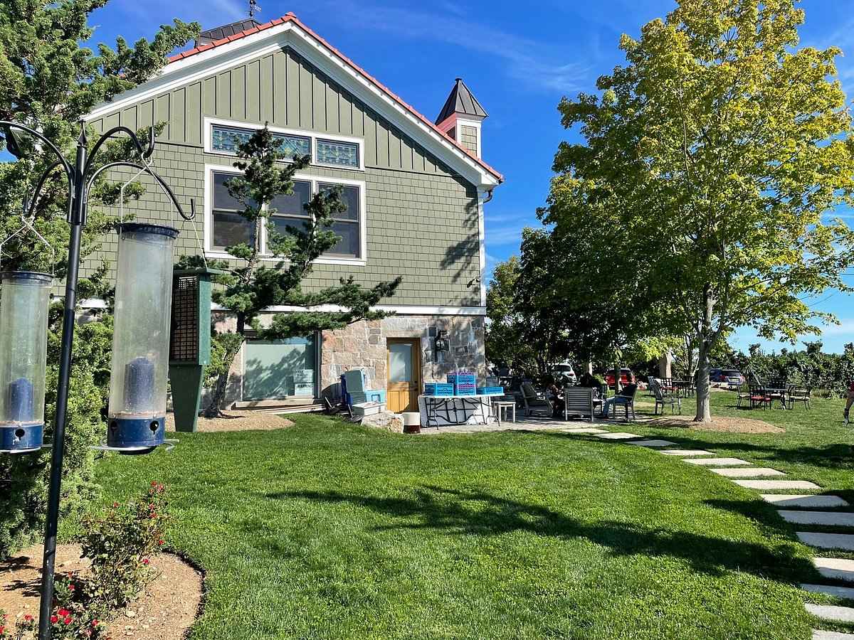 6 Best Hudson Valley Wineries 5 Fjord Winery
